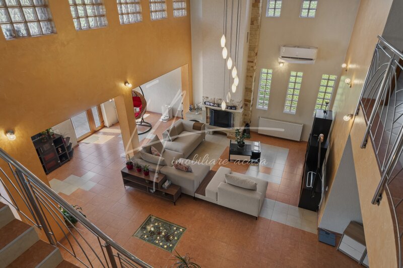 Casa cu livada si teren de 1935 mp